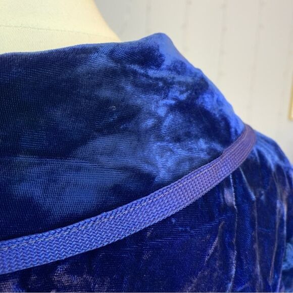 Vintage Gloria Swanson by Forever Young Blue Velvet Button Up Coat - Picture 9 of 13
